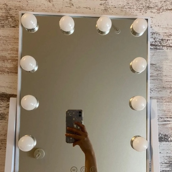 LED Vanity mirror - Picture 2 of 8